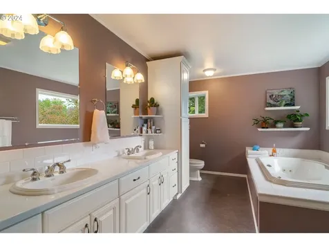 12630 Sw Pathfinder Court Portland OR 97223