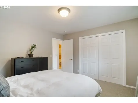 12630 Sw Pathfinder Court Portland OR 97223