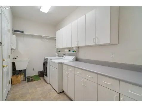 12630 Sw Pathfinder Court Portland OR 97223