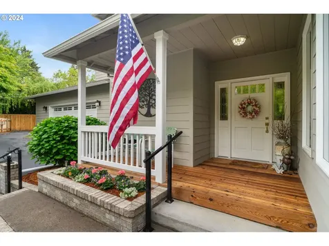 12630 Sw Pathfinder Court Portland OR 97223