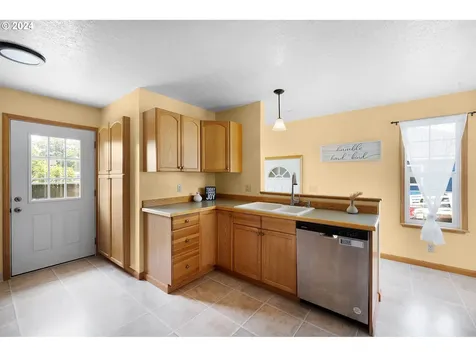 2317 Ocean Beach Highway Longview WA 98632