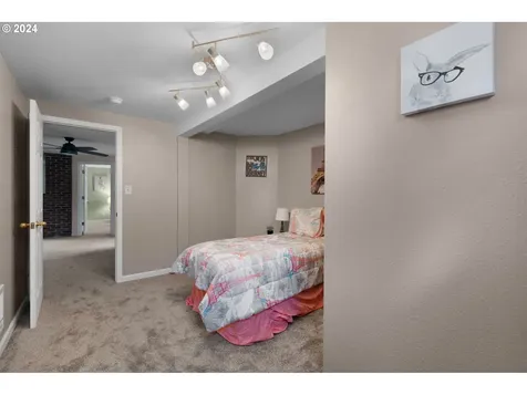 2317 Ocean Beach Highway Longview WA 98632