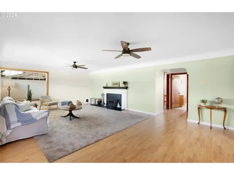 2317 Ocean Beach Highway Longview WA 98632