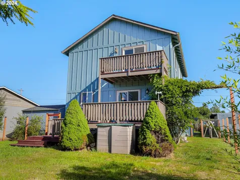221 N Main Avenue Warrenton OR 97146