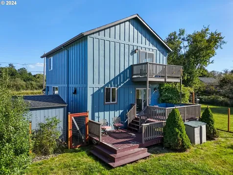 221 N Main Avenue Warrenton OR 97146