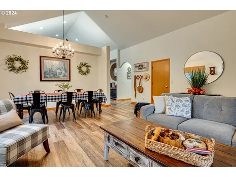 1400 NE 92nd Avenue Vancouver WA 98664