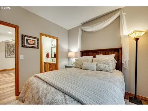 1400 NE 92nd Avenue Vancouver WA 98664