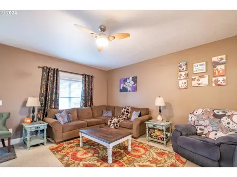4944 Mimosa Circle Sweet Home OR 97386