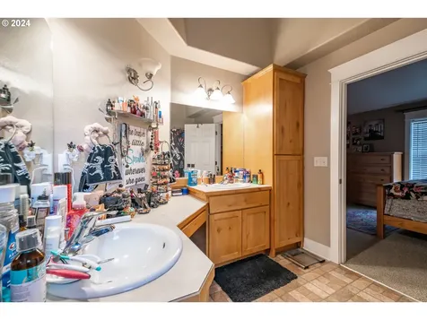 4944 Mimosa Circle Sweet Home OR 97386