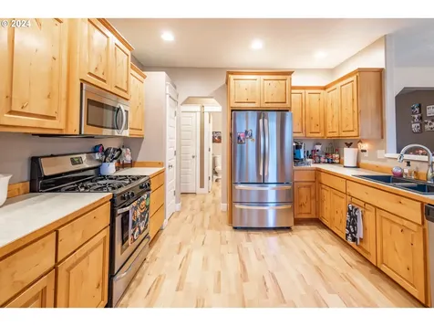 4944 Mimosa Circle Sweet Home OR 97386