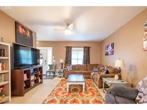 4944 Mimosa Circle Sweet Home OR 97386