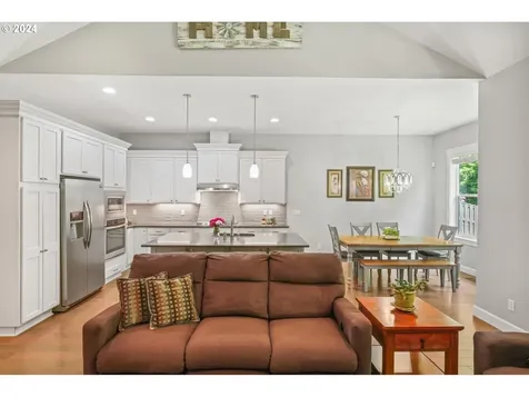198 Ne Kalahari Ridge Avenue Hillsboro OR 97124