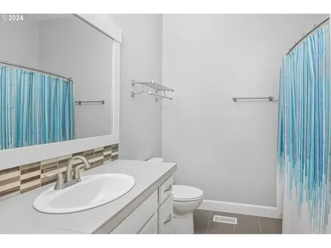 198 Ne Kalahari Ridge Avenue Hillsboro OR 97124