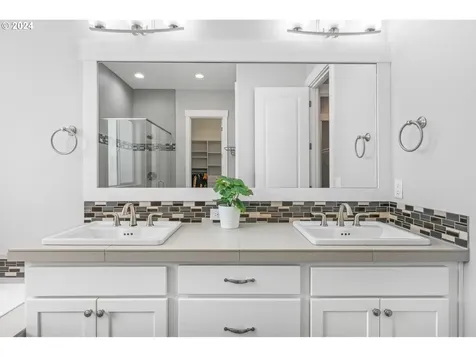 198 Ne Kalahari Ridge Avenue Hillsboro OR 97124