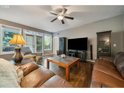 477 Se 70th Avenue Hillsboro OR 97123