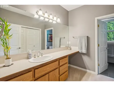 477 Se 70th Avenue Hillsboro OR 97123
