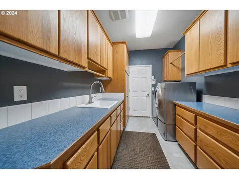 477 Se 70th Avenue Hillsboro OR 97123