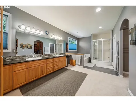 477 Se 70th Avenue Hillsboro OR 97123