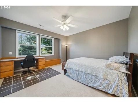 477 Se 70th Avenue Hillsboro OR 97123
