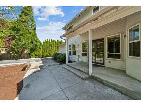 477 Se 70th Avenue Hillsboro OR 97123