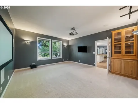 477 Se 70th Avenue Hillsboro OR 97123
