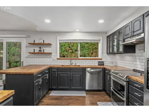 687 SE 35th Avenue Hillsboro OR 97123