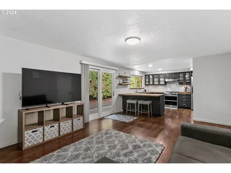 687 SE 35th Avenue Hillsboro OR 97123