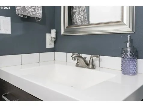 687 SE 35th Avenue Hillsboro OR 97123