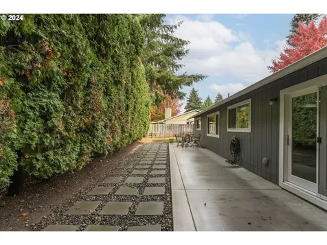 687 SE 35th Avenue Hillsboro OR 97123