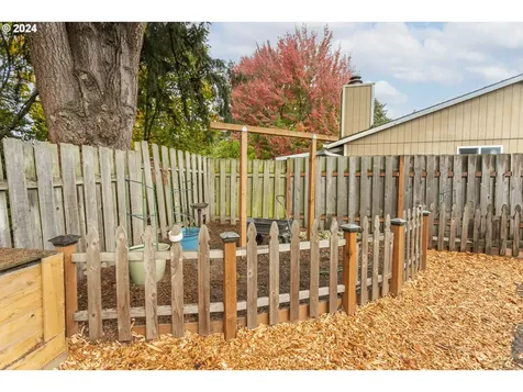 687 SE 35th Avenue Hillsboro OR 97123