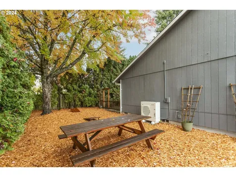 687 SE 35th Avenue Hillsboro OR 97123