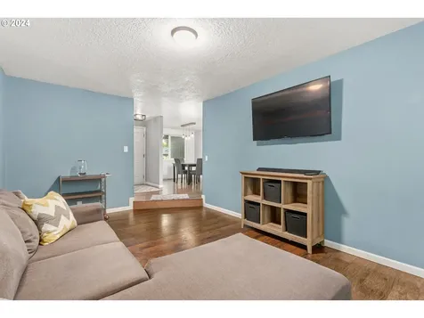 687 SE 35th Avenue Hillsboro OR 97123