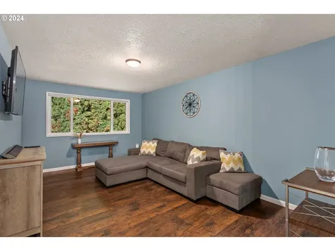 687 SE 35th Avenue Hillsboro OR 97123