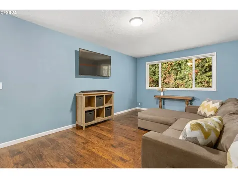 687 SE 35th Avenue Hillsboro OR 97123