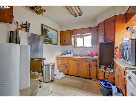 1516 Southwest Boulevard Coos Bay OR 97420