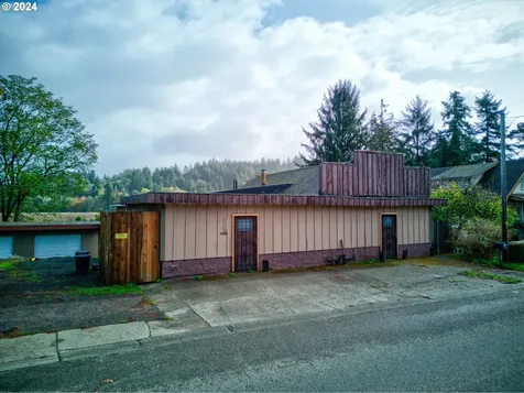 1516 Southwest Boulevard Coos Bay OR 97420