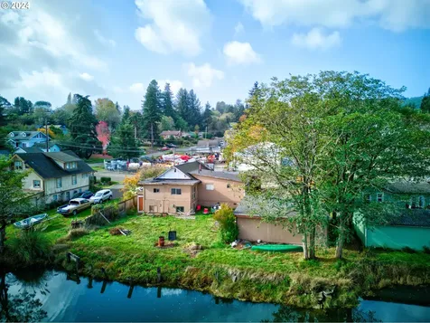 1516 Southwest Boulevard Coos Bay OR 97420
