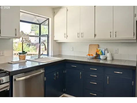 3665 Thames Street Eugene OR 97405