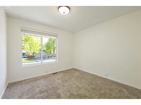 3665 Thames Street Eugene OR 97405