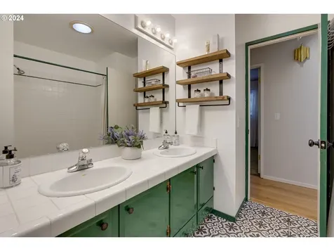 23 Tanglewood Drive Lake Oswego OR 97035
