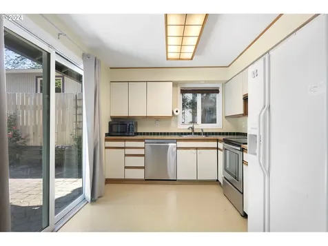 5029 Sw Coronado Street Portland OR 97219
