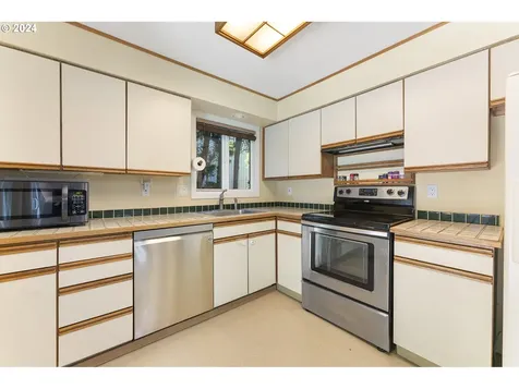 5029 Sw Coronado Street Portland OR 97219