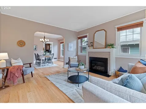 2715 Se 49th Avenue Portland OR 97206