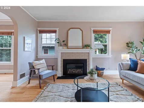2715 Se 49th Avenue Portland OR 97206
