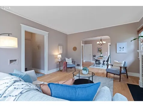 2715 Se 49th Avenue Portland OR 97206