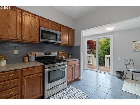 2715 Se 49th Avenue Portland OR 97206