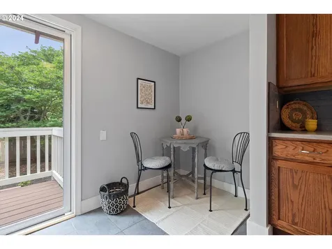 2715 Se 49th Avenue Portland OR 97206