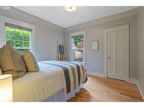 2715 Se 49th Avenue Portland OR 97206