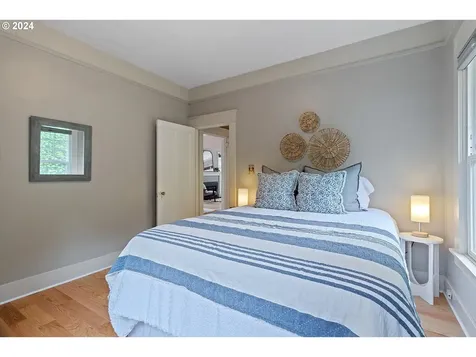 2715 Se 49th Avenue Portland OR 97206