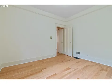 2715 Se 49th Avenue Portland OR 97206